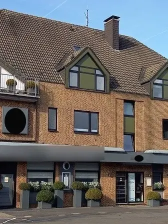 ***Reserviert***