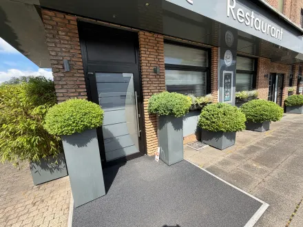 ***Reserviert*** (4)